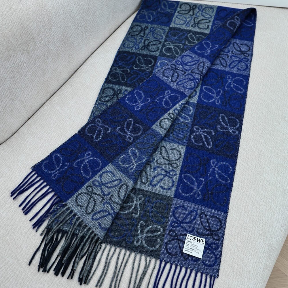 L0ew* Scarf in wool and cashmere