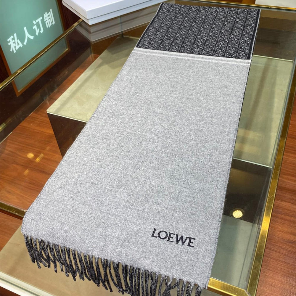 L0ew* Scarf in wool and cashmere