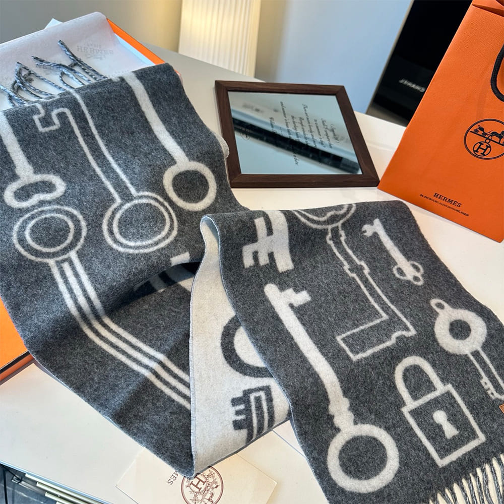 H**me5 Casaque Porte-Clefs Scarf
