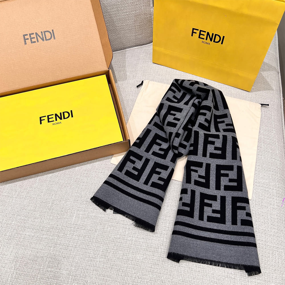 F**di Scarf