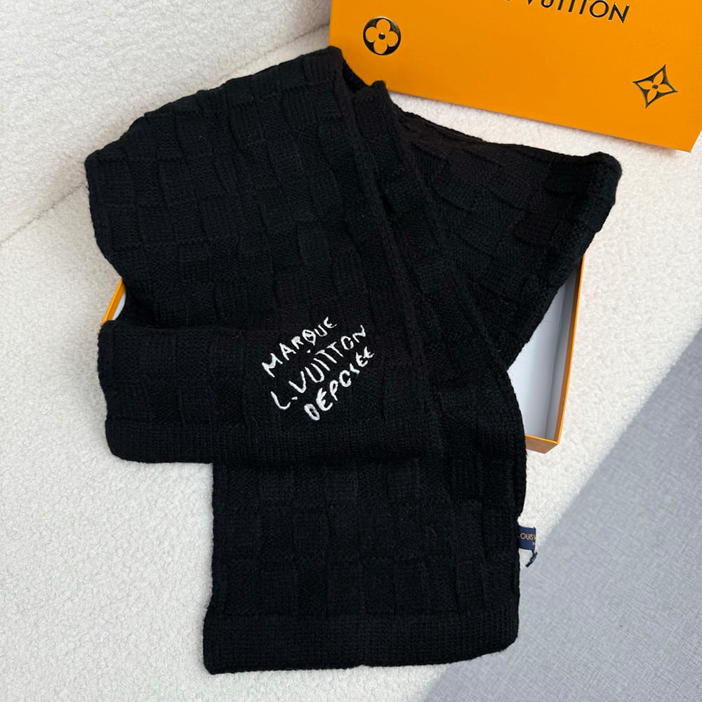 LV Damier Snug Scarf