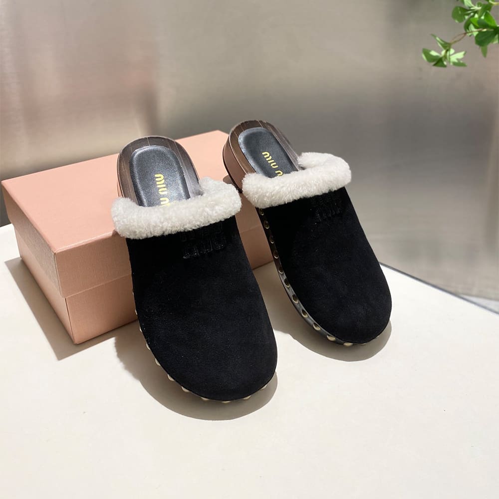 M1um1u Suede clogs