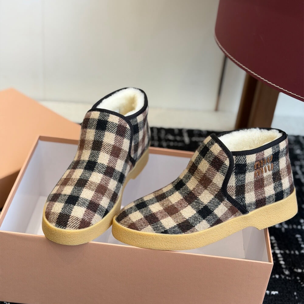 M1um1u Wool and shearling slip-on booties