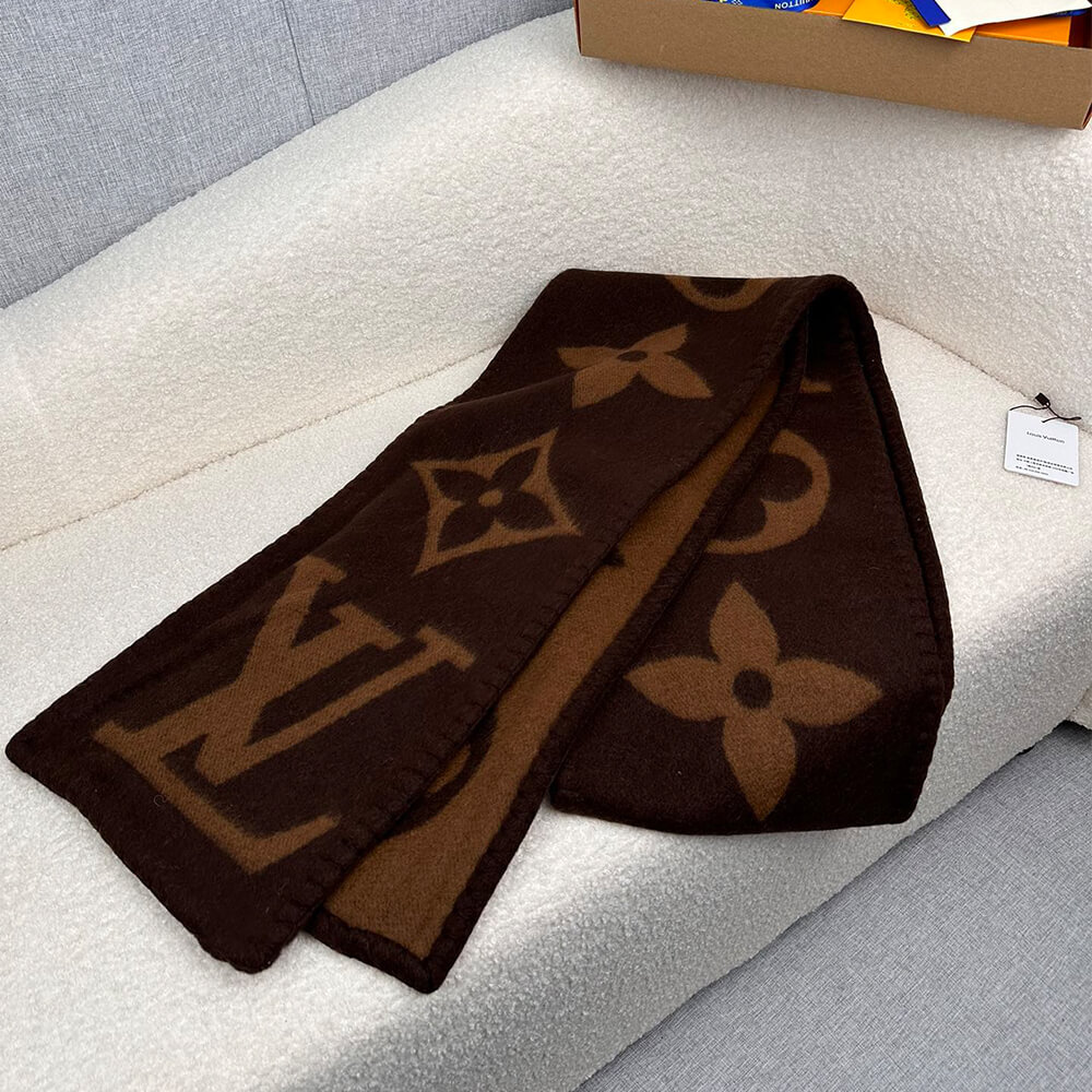 LV sweet dream Scarf