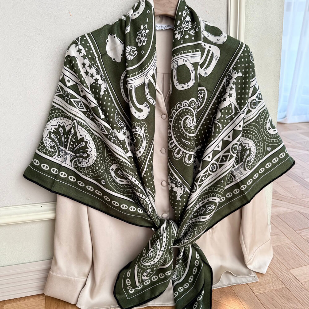 H**me5 Cheval de Coeur Bandana shawl 140