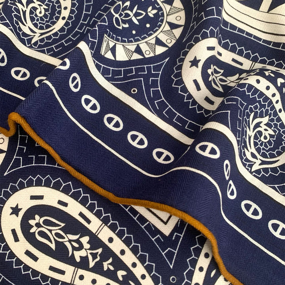 H**me5 Cheval de Coeur Bandana shawl 140