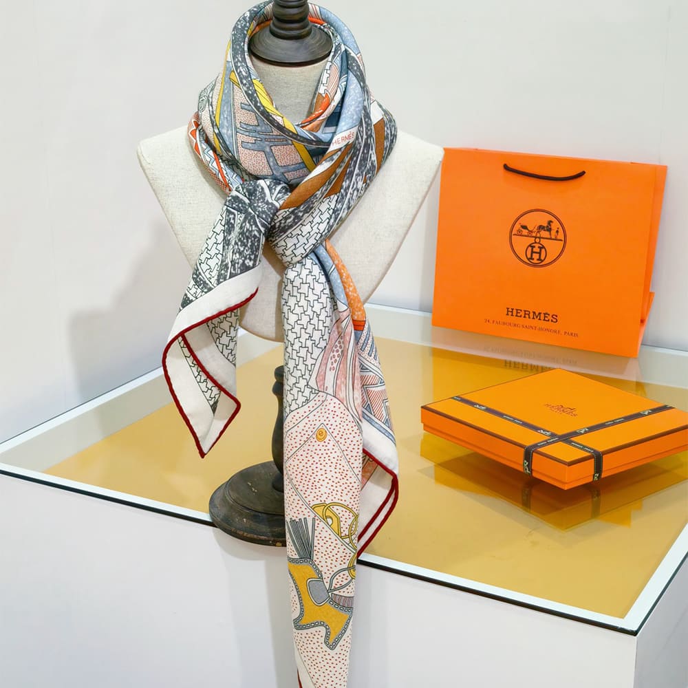 H**me5 Rendez-Vous Chez Herm??s shawl 140