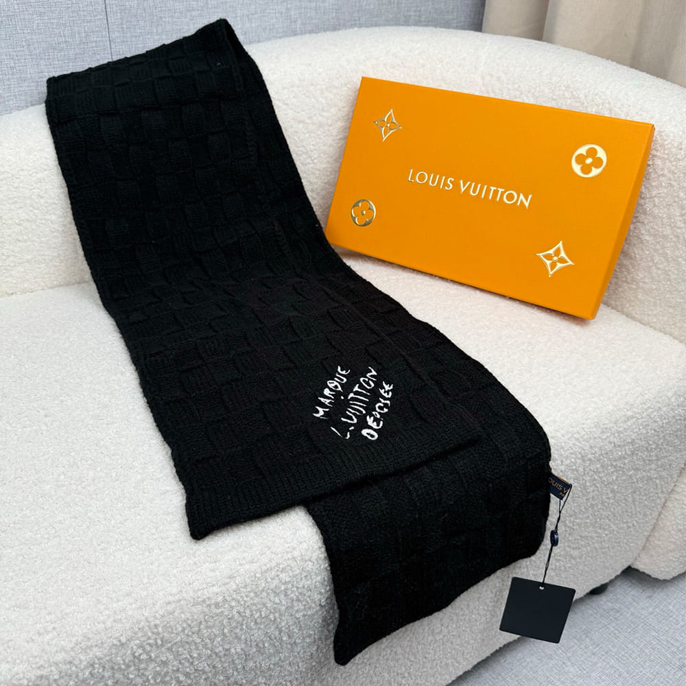 LV Damier Snug Scarf