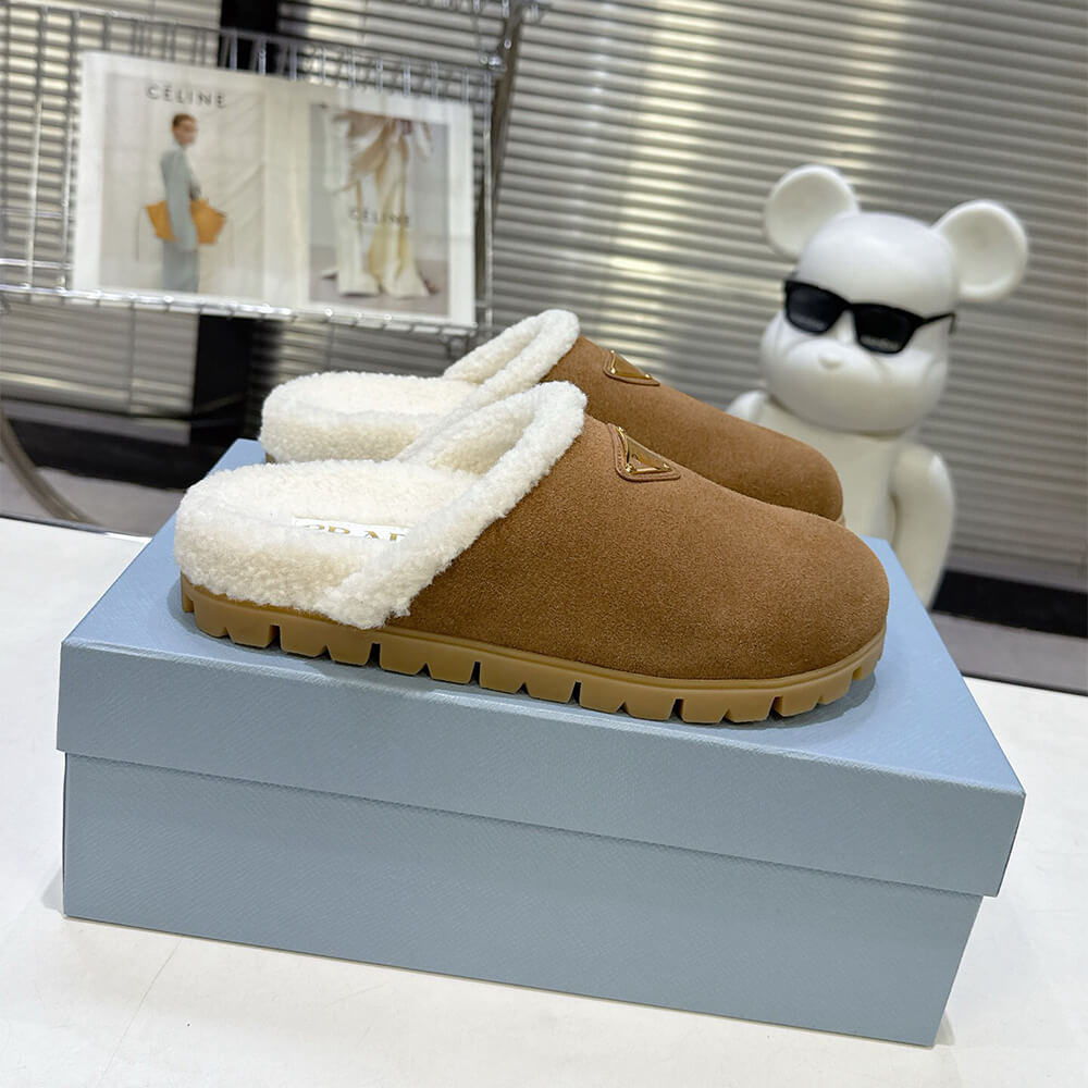 Pra*a Slippers