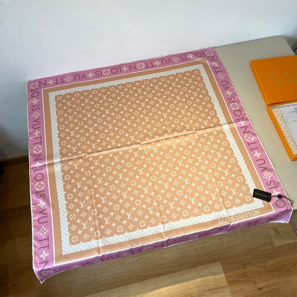 LV Monogram Infinity Square 90