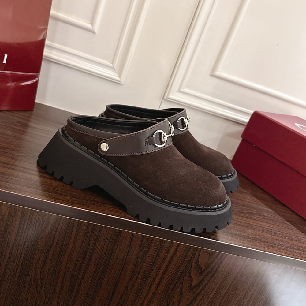 Gvc*1 Women’s mule with Horsebit