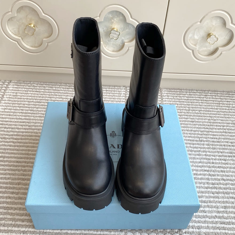 Pra*a Leather booties