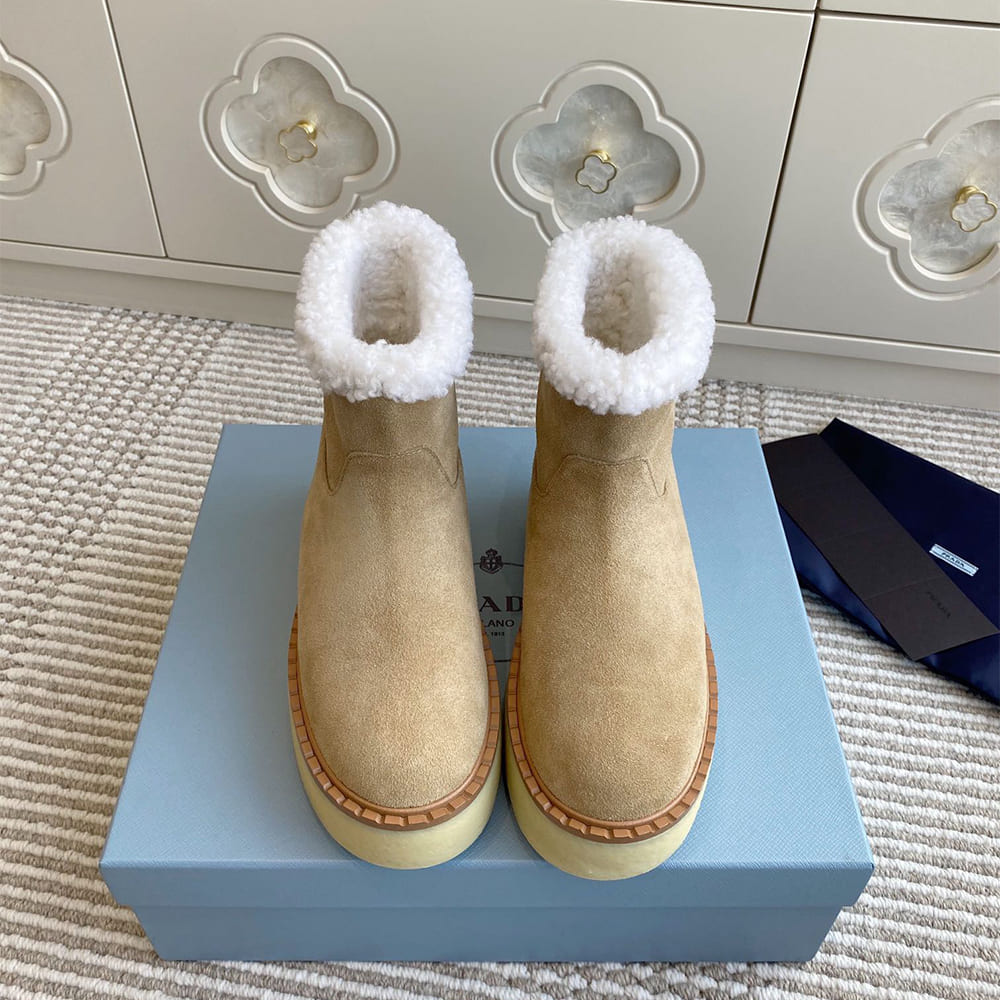 Pra*a Suede booties