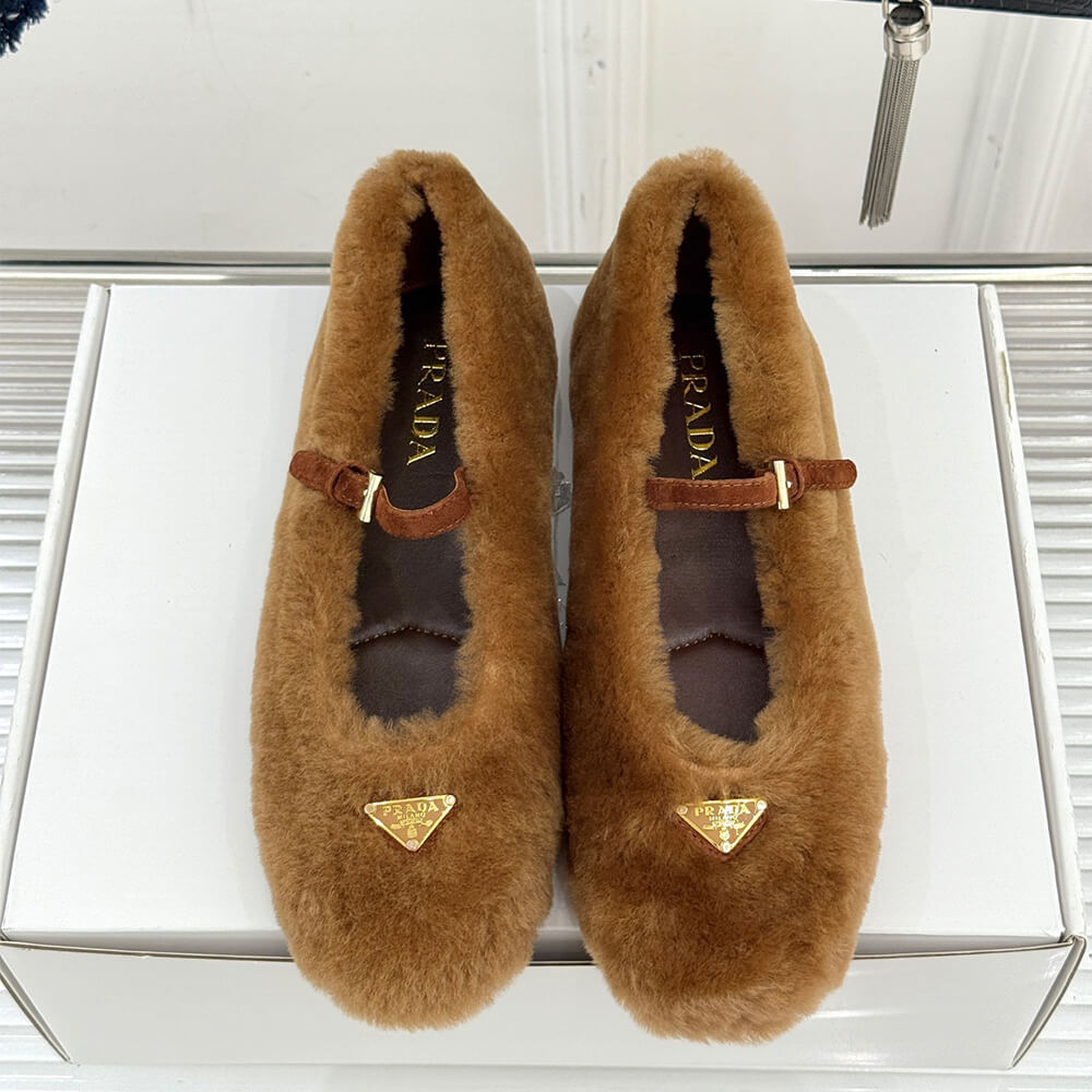 Pra*a Suede Ballerinas