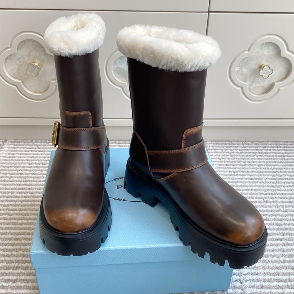 Pra*a Leather booties