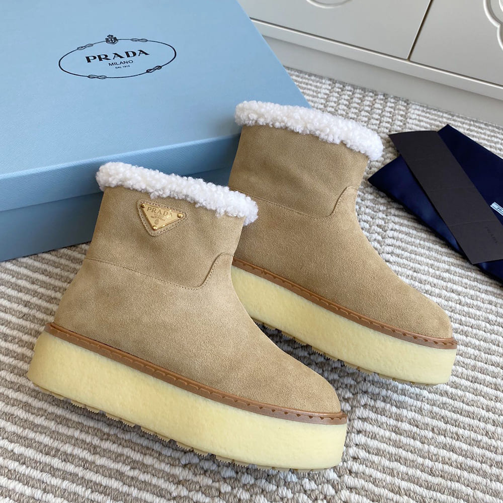 Pra*a Suede booties