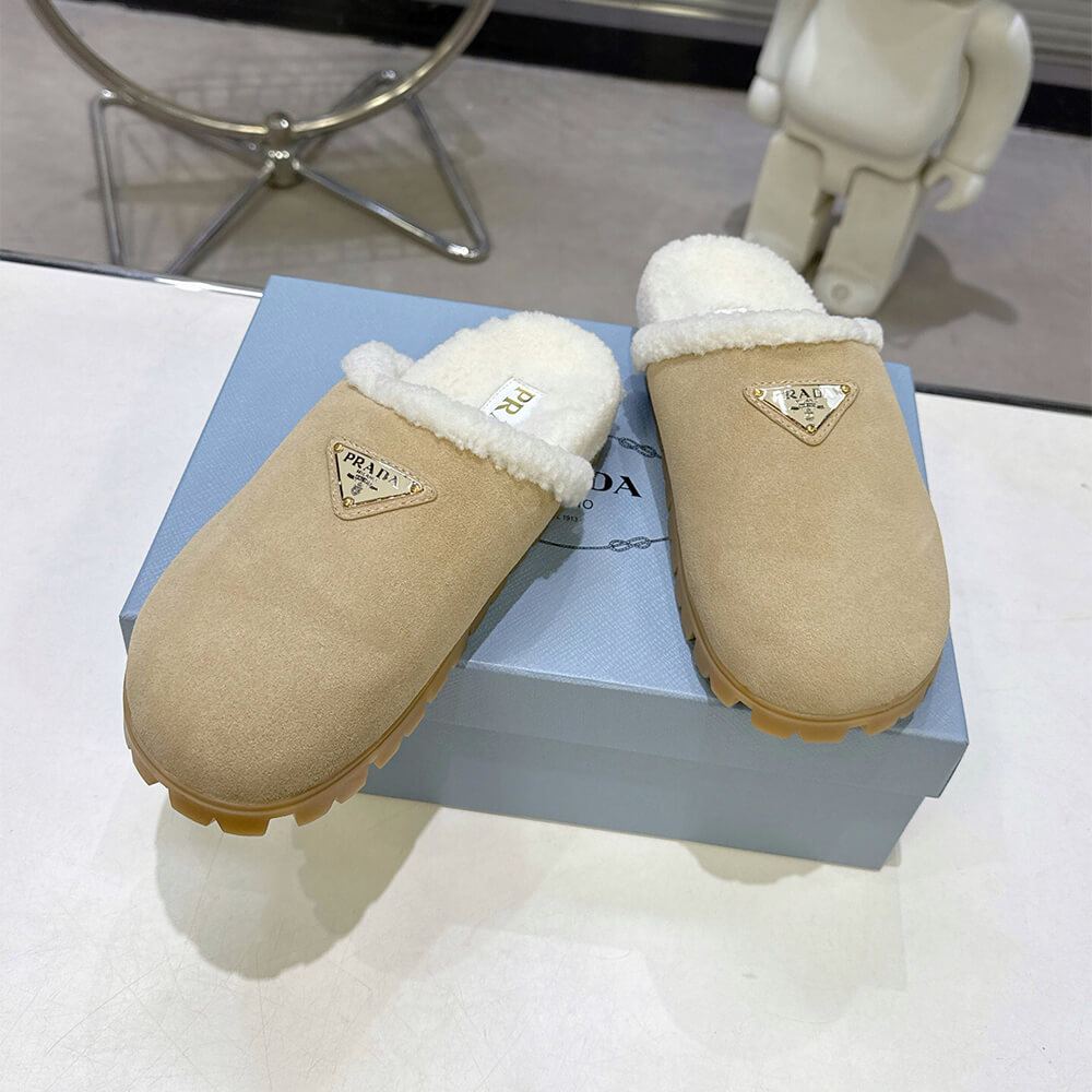 Pra*a Slippers
