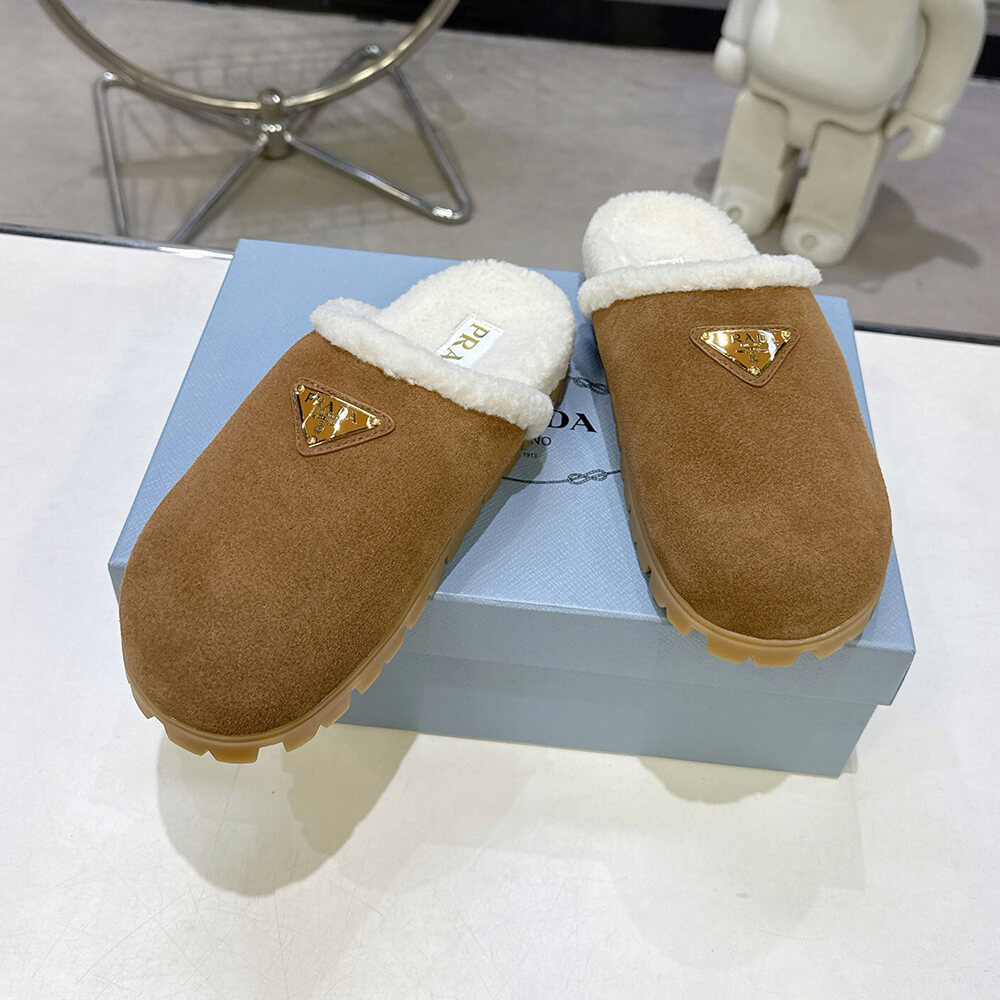 Pra*a Slippers