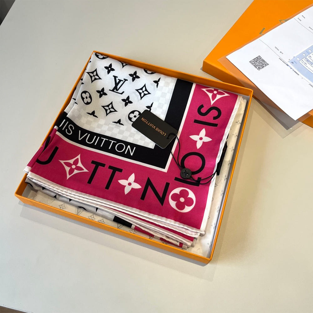 LV Monogram Infinity Square 90