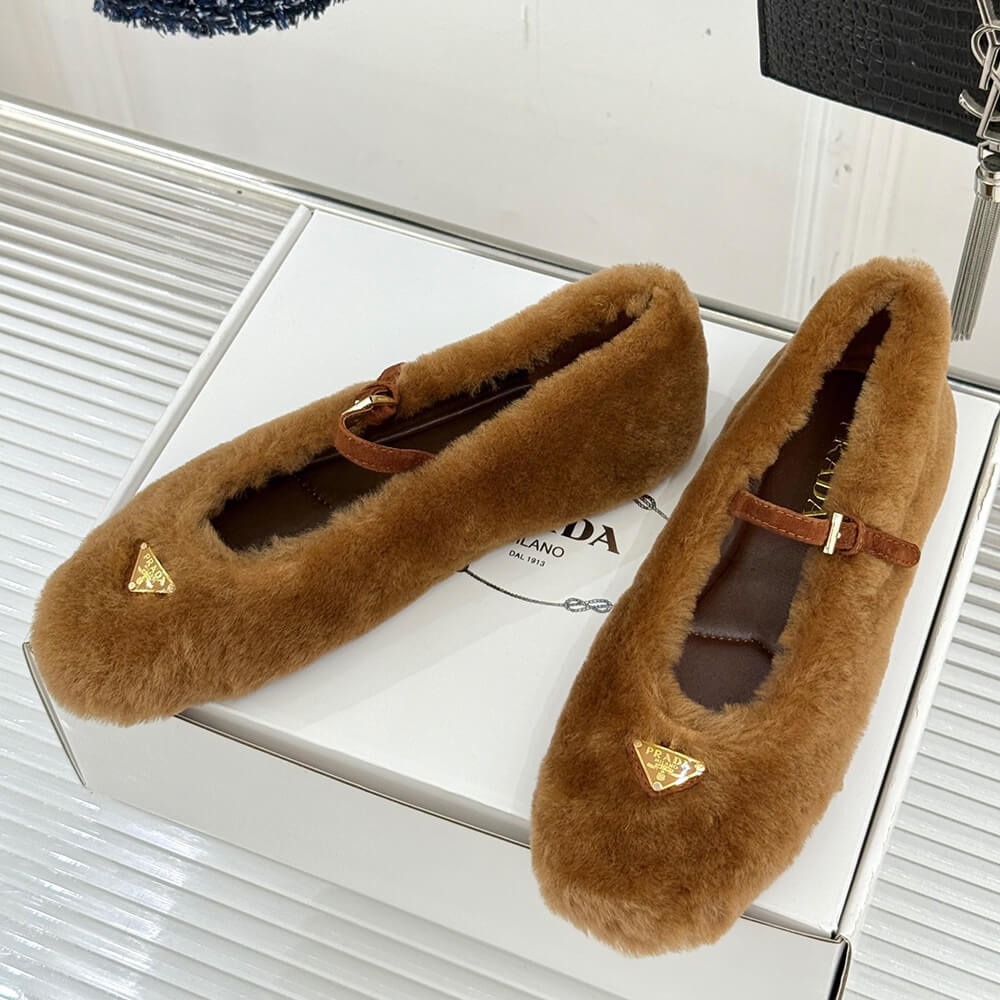 Pra*a Suede Ballerinas