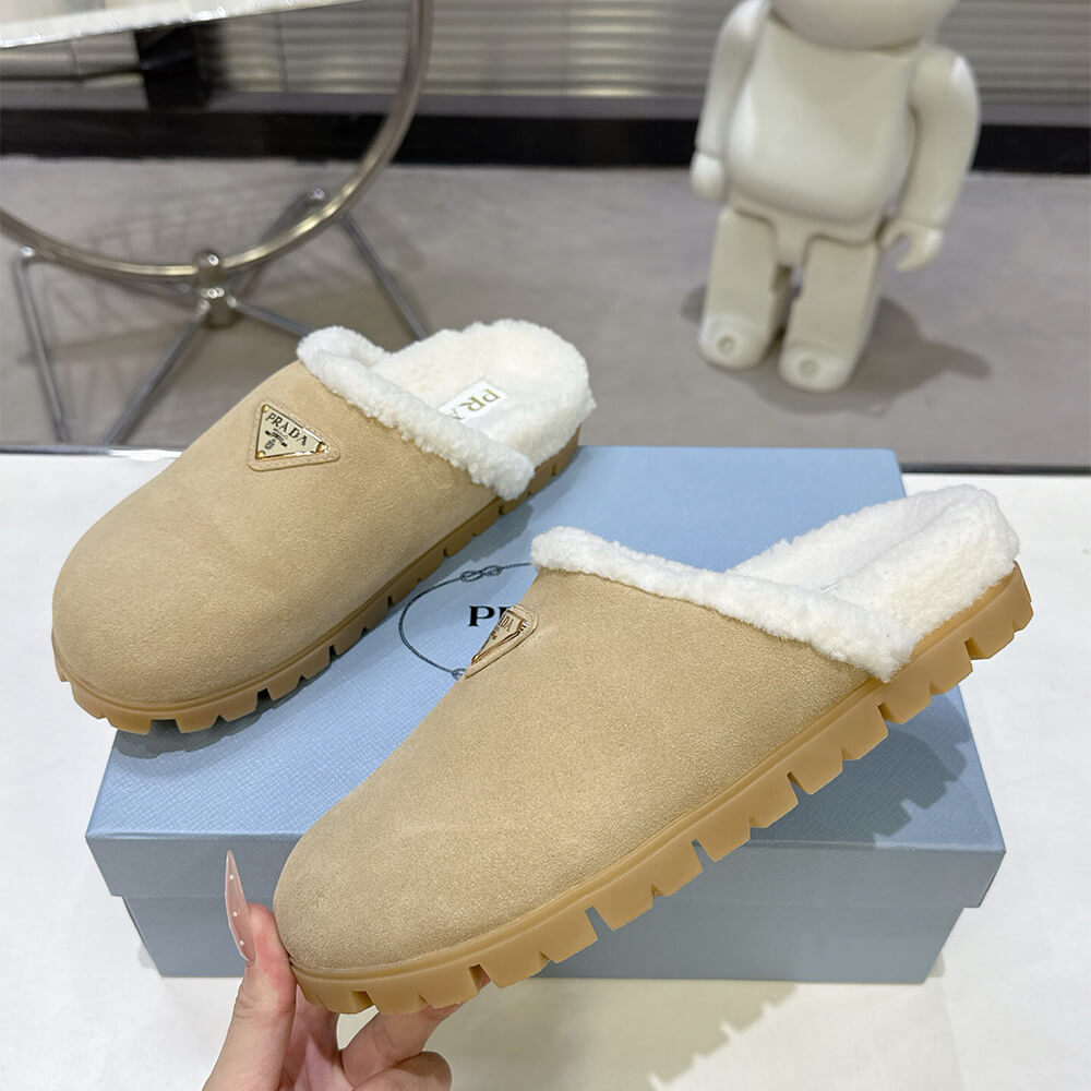 Pra*a Slippers