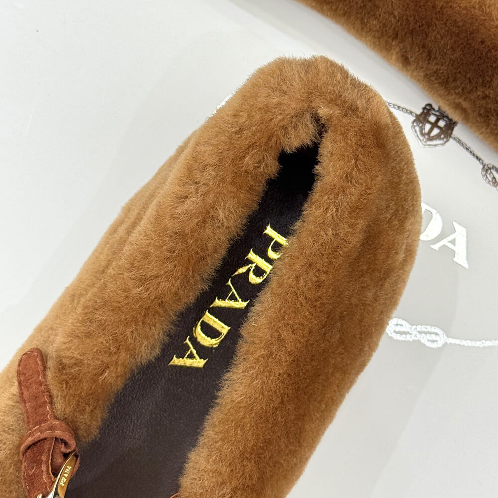 Pra*a Suede Ballerinas