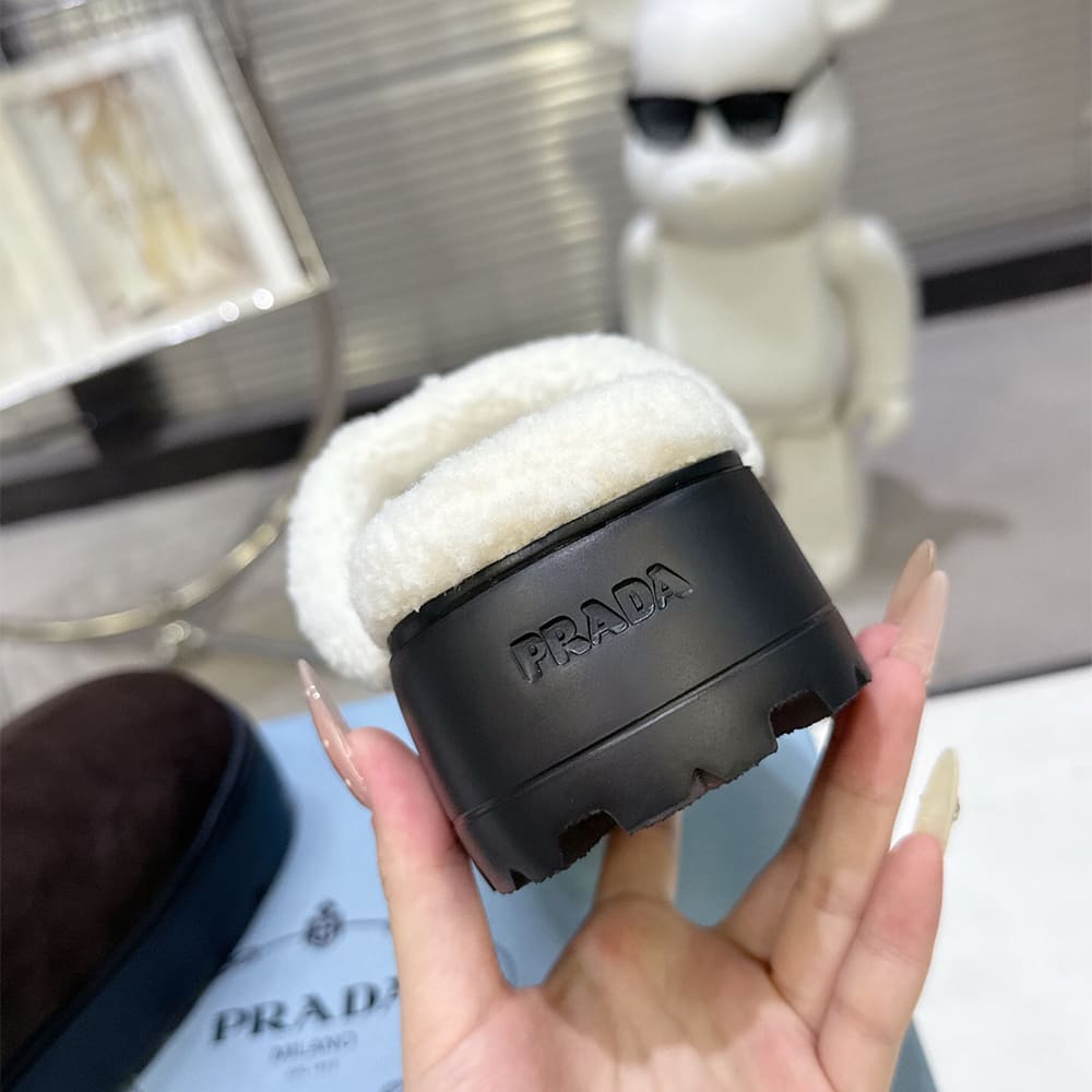Pra*a Slippers