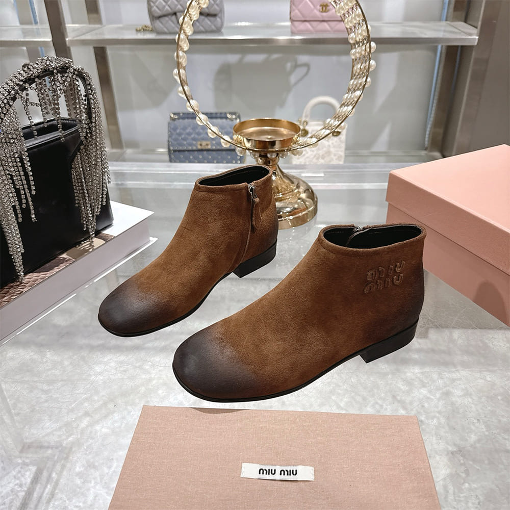 M1um1u Suede booties