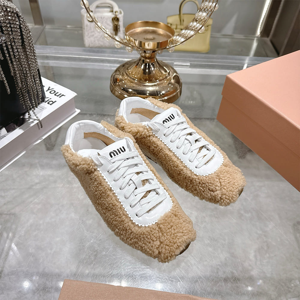 M1um1u Sneakers