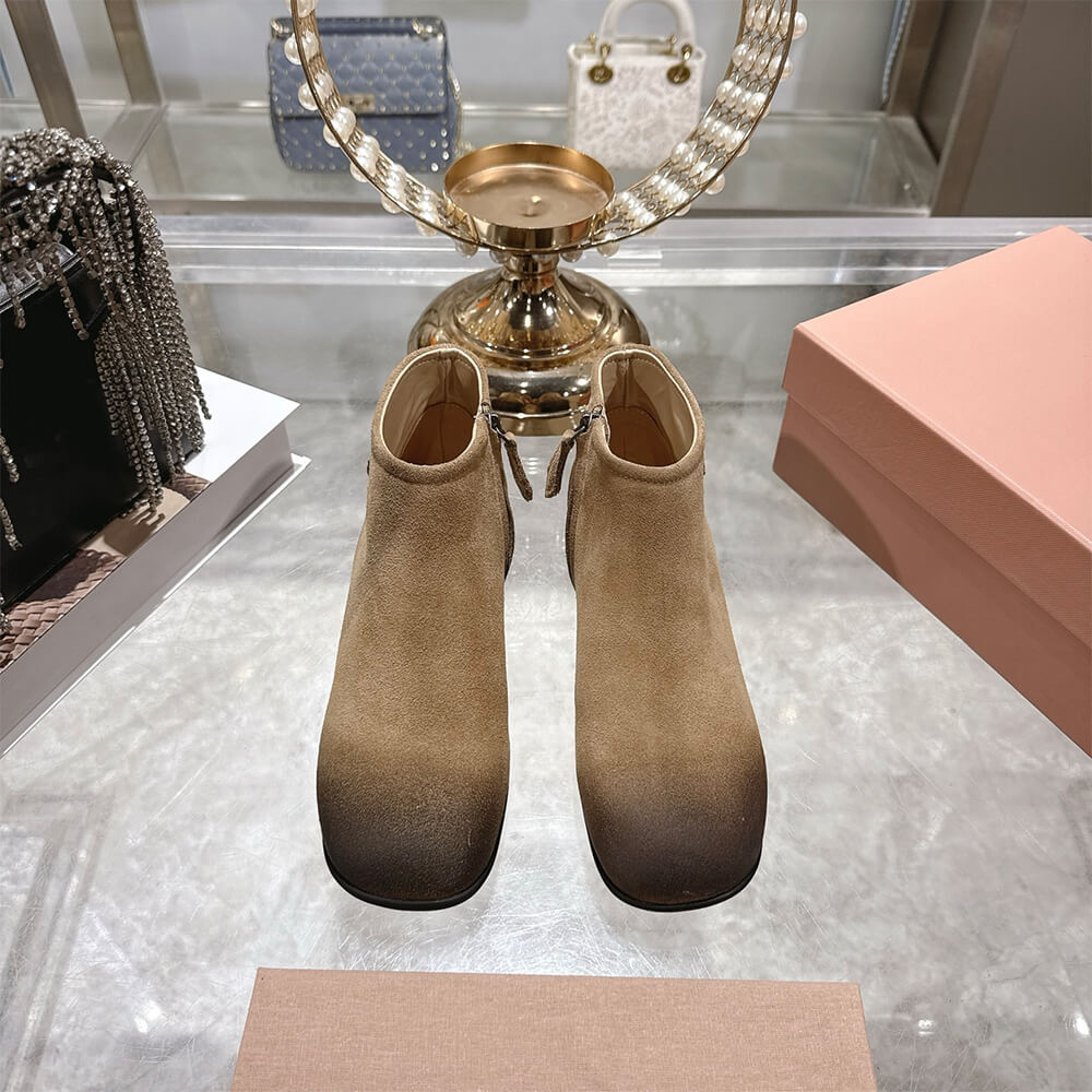 M1um1u Suede booties