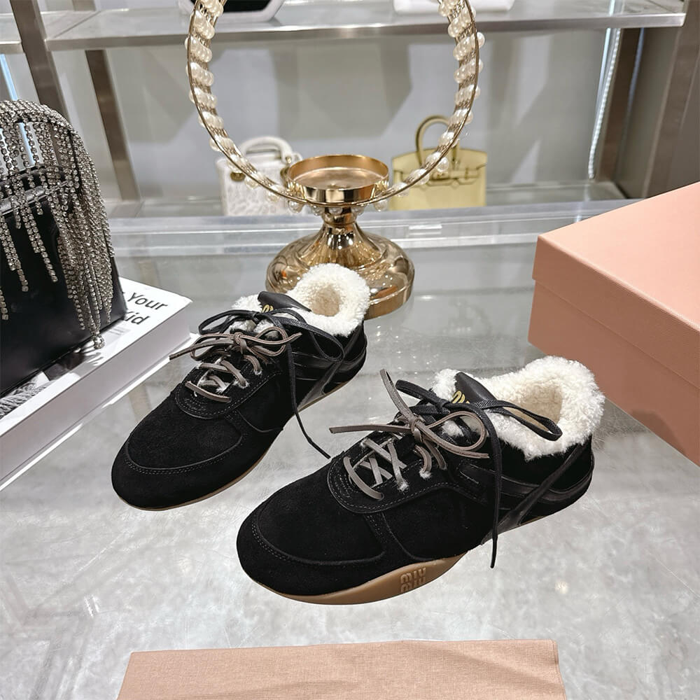 M1um1u Sneakers
