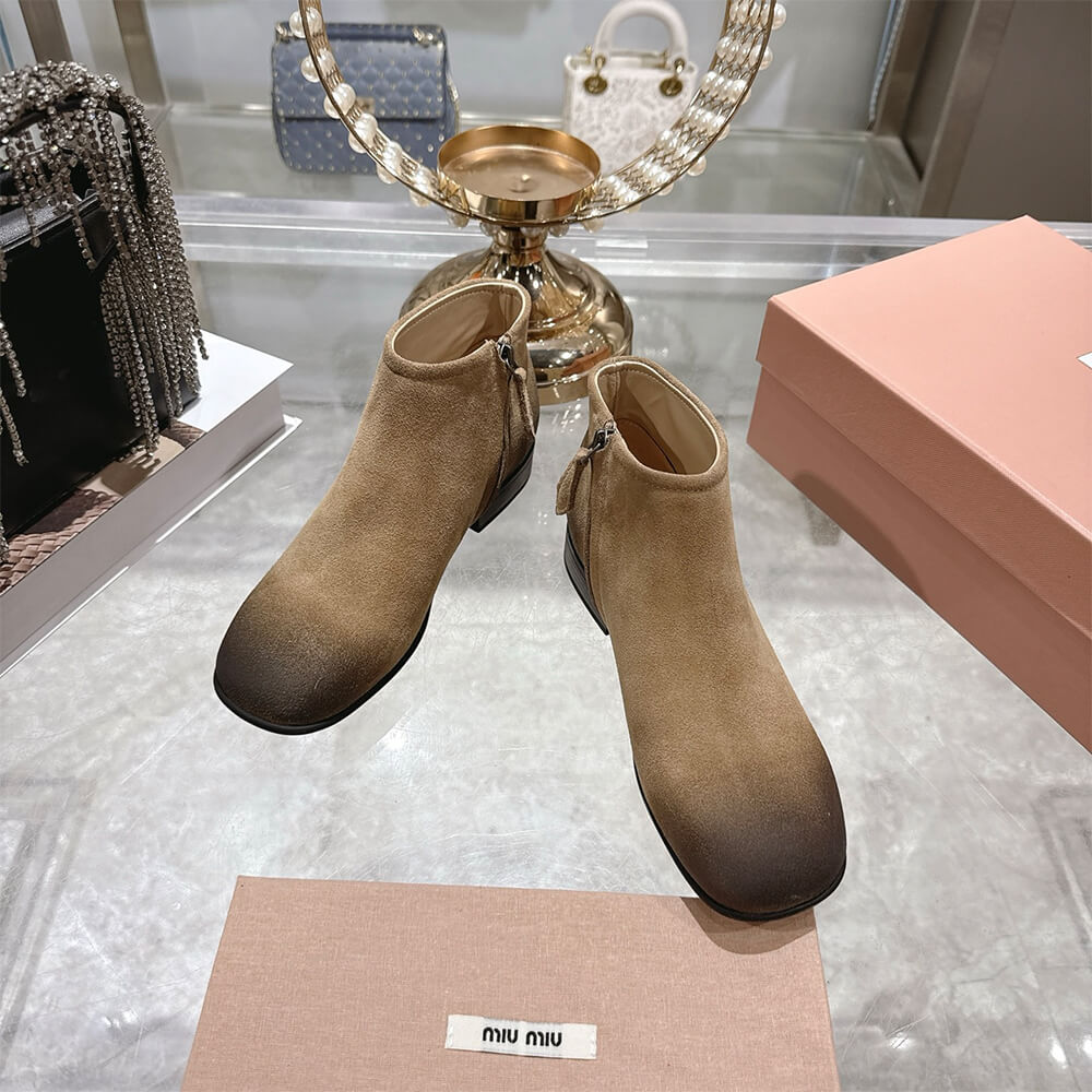 M1um1u Suede booties