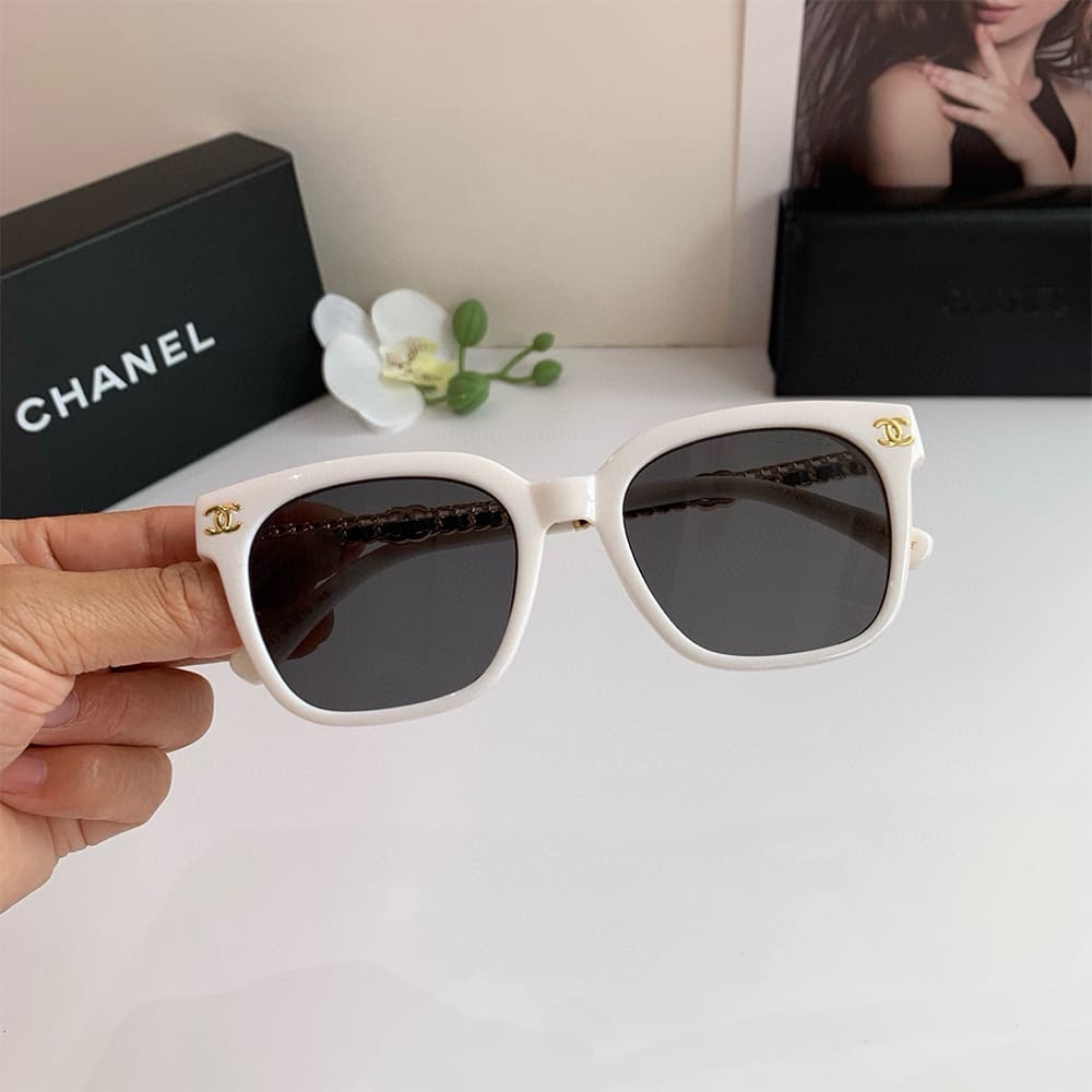 Ch**el SUNGLASSES