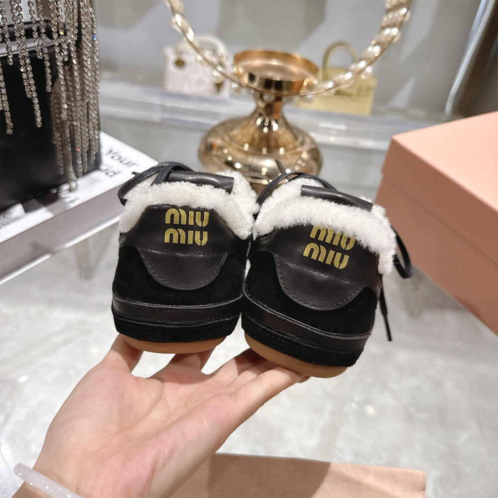 M1um1u Sneakers