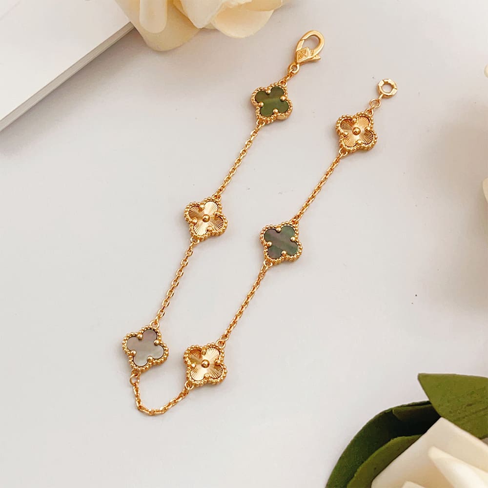 VCA Vintage Alhambra bracelet, 6 motifs