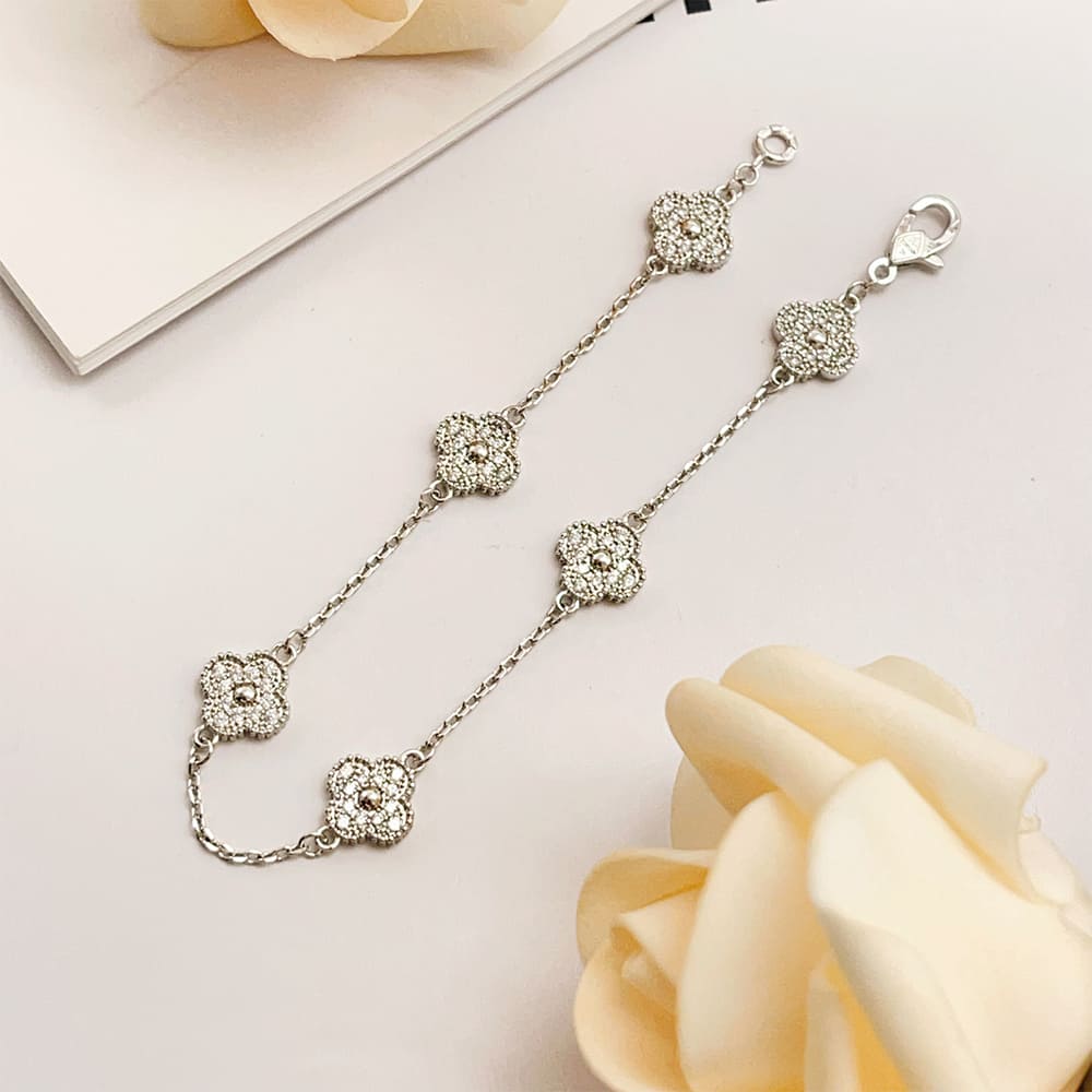 VCA Vintage Alhambra bracelet, 6 motifs