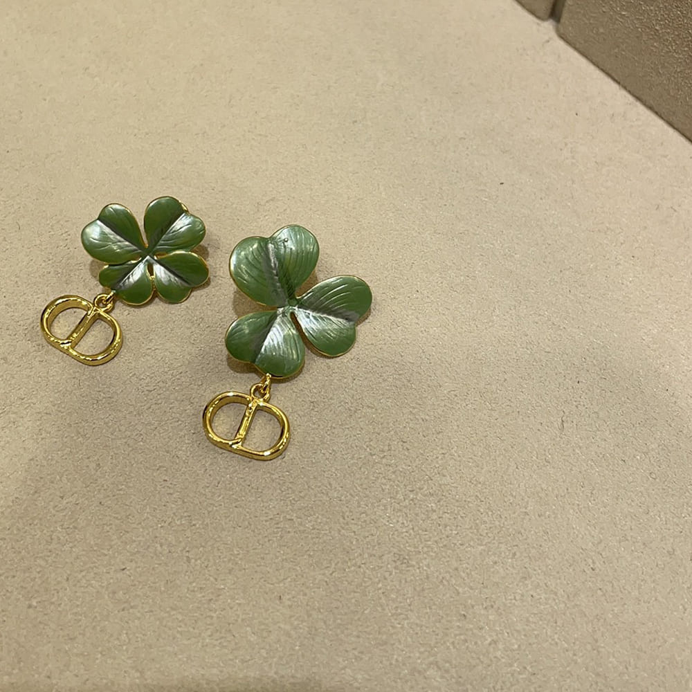 D10r clover earrings