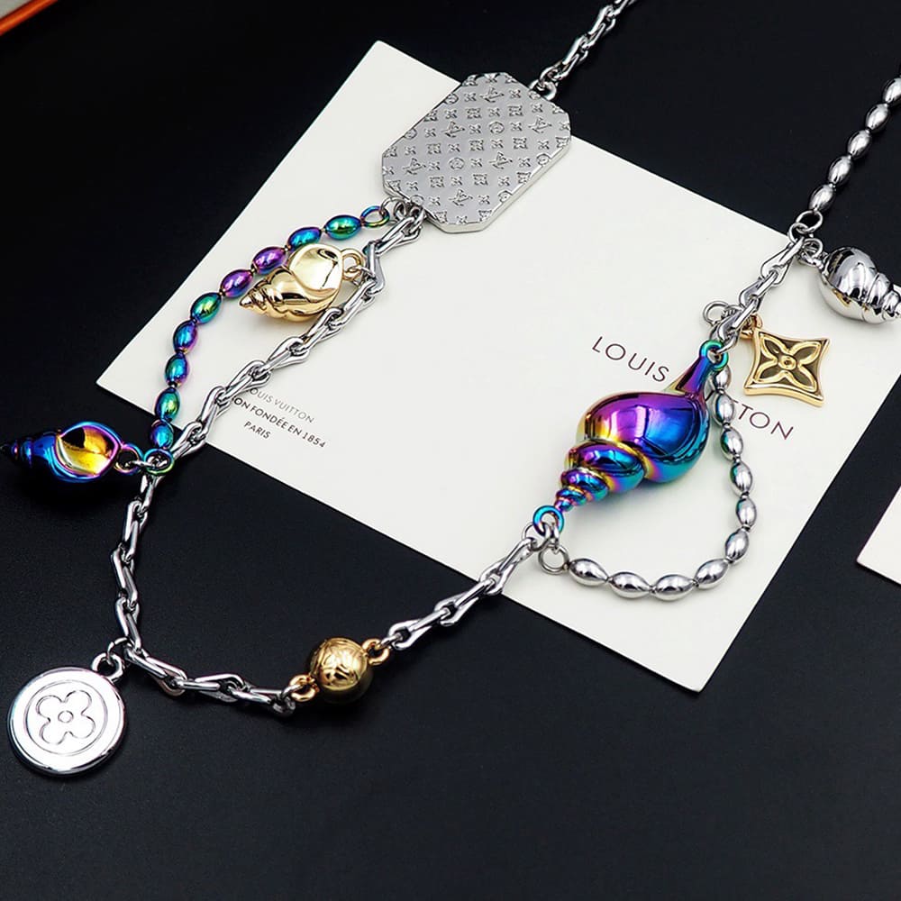 LV SHELL  Necklace