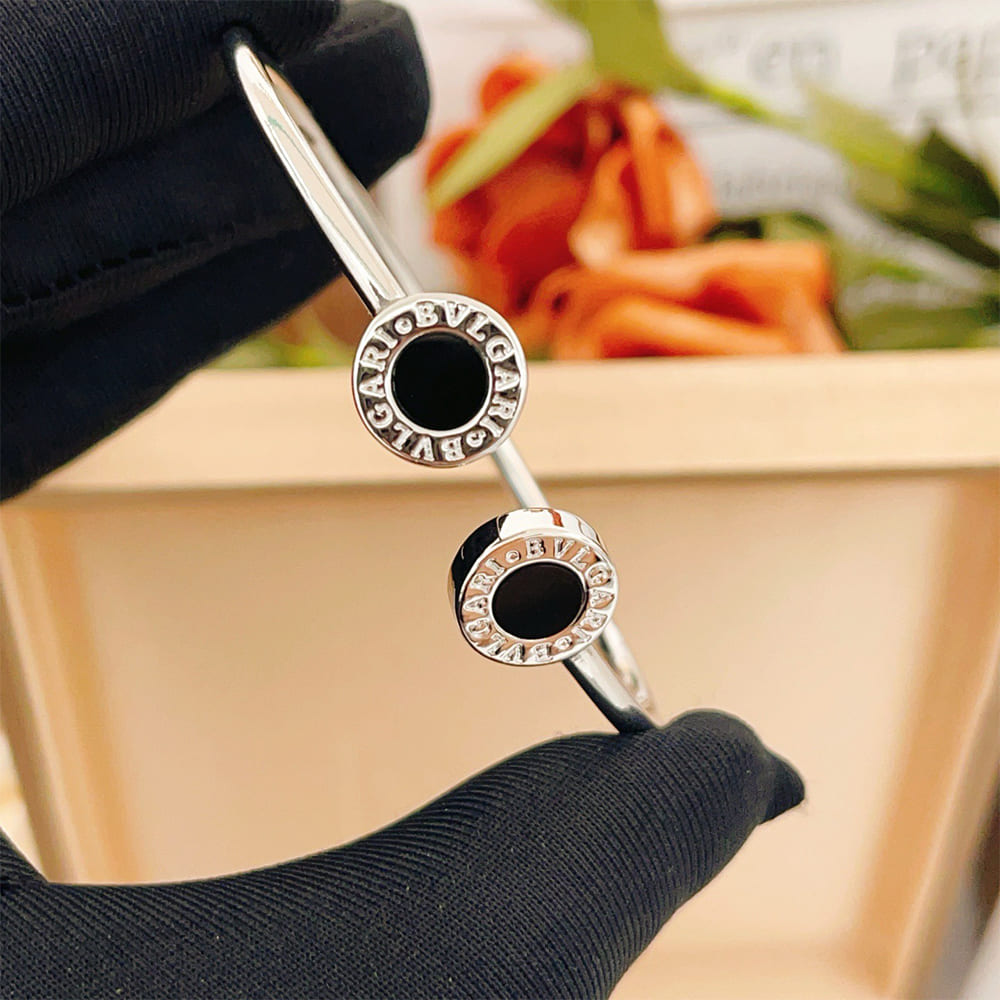 Bv1g*ai bracelet