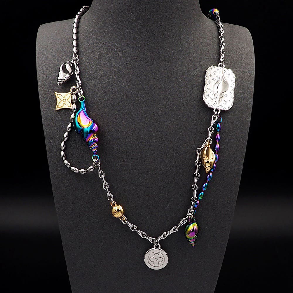 LV SHELL  Necklace