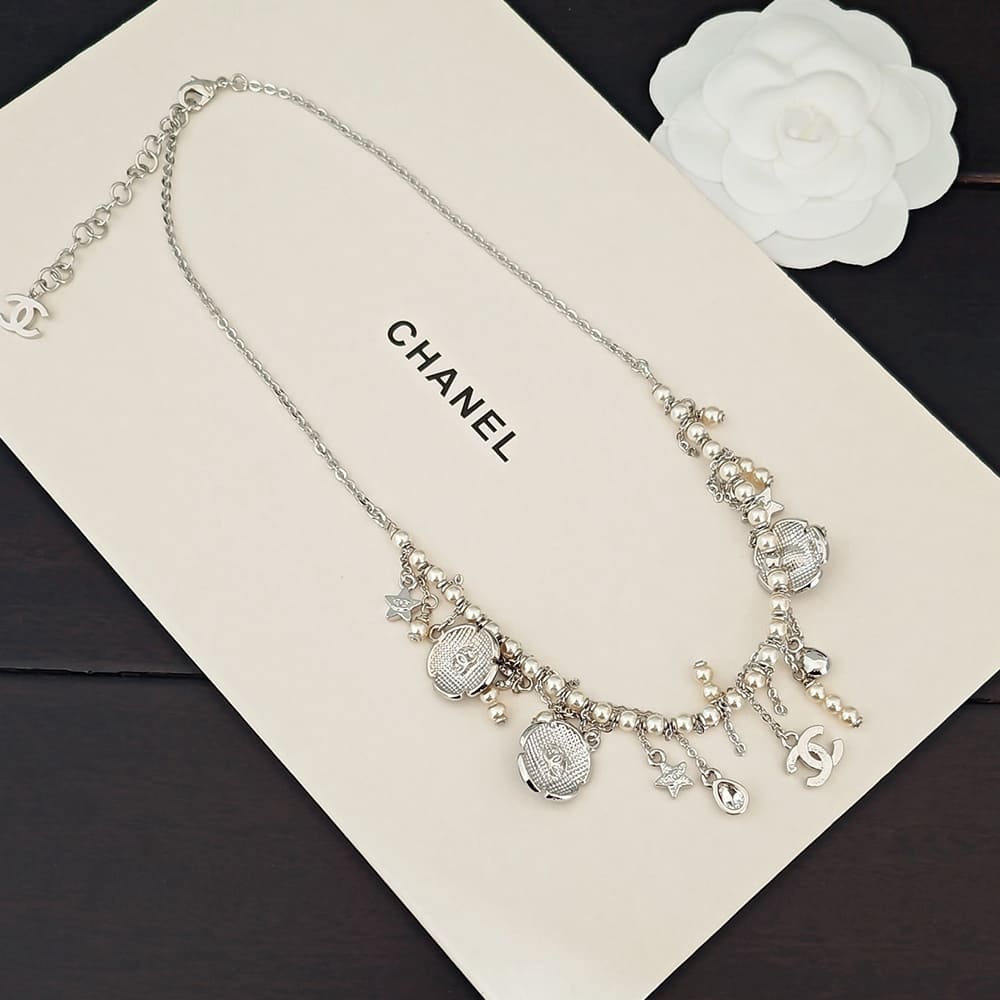 Ch**el necklace