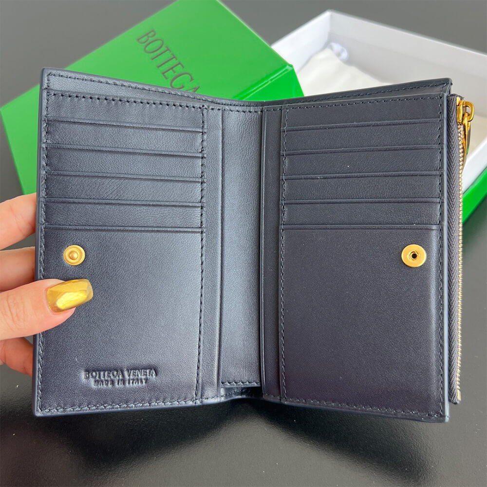Intrecciato Medium Bi-Fold Wallet(HIGH-END GRADE)