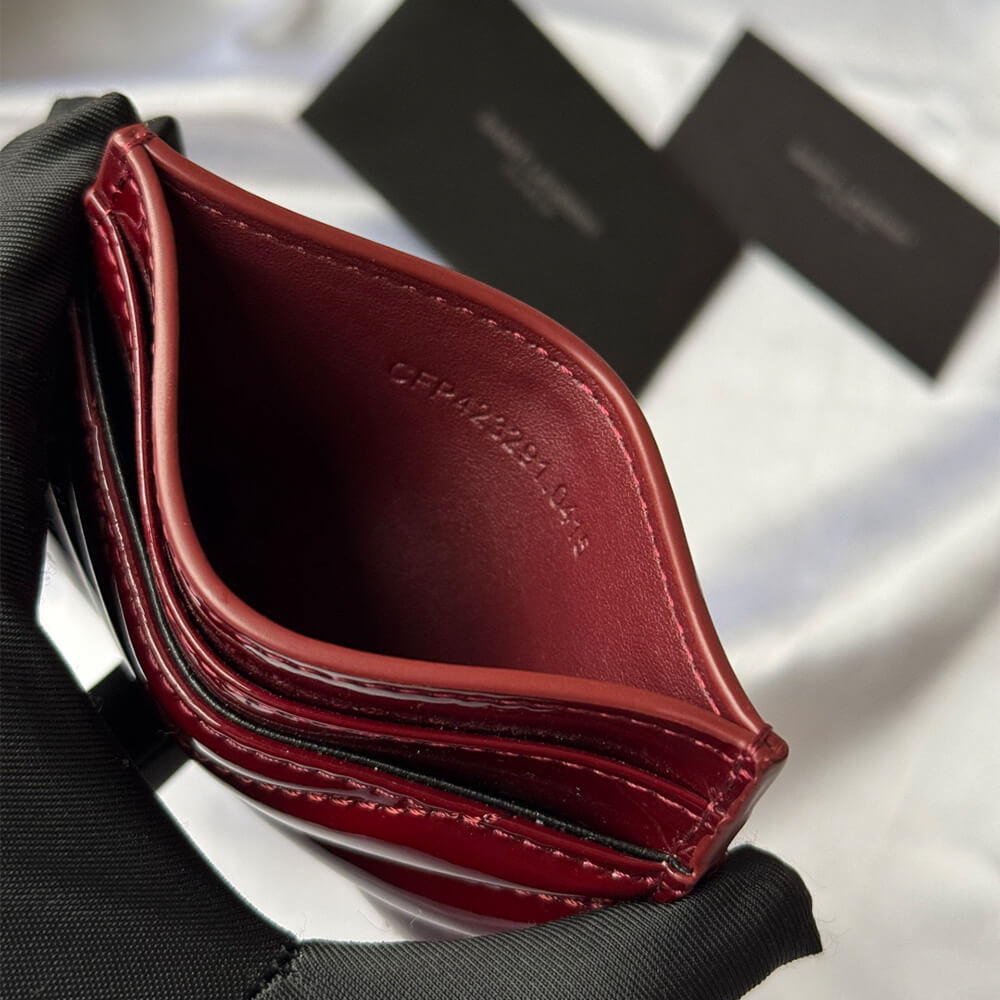 CASSANDRE MATELASS?? card case in patent leather(HIGH-END GRADE)