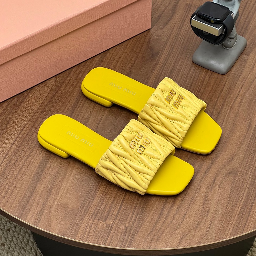 M1um1u Matelasse nappa leather slides (EU SIZE 35-42)