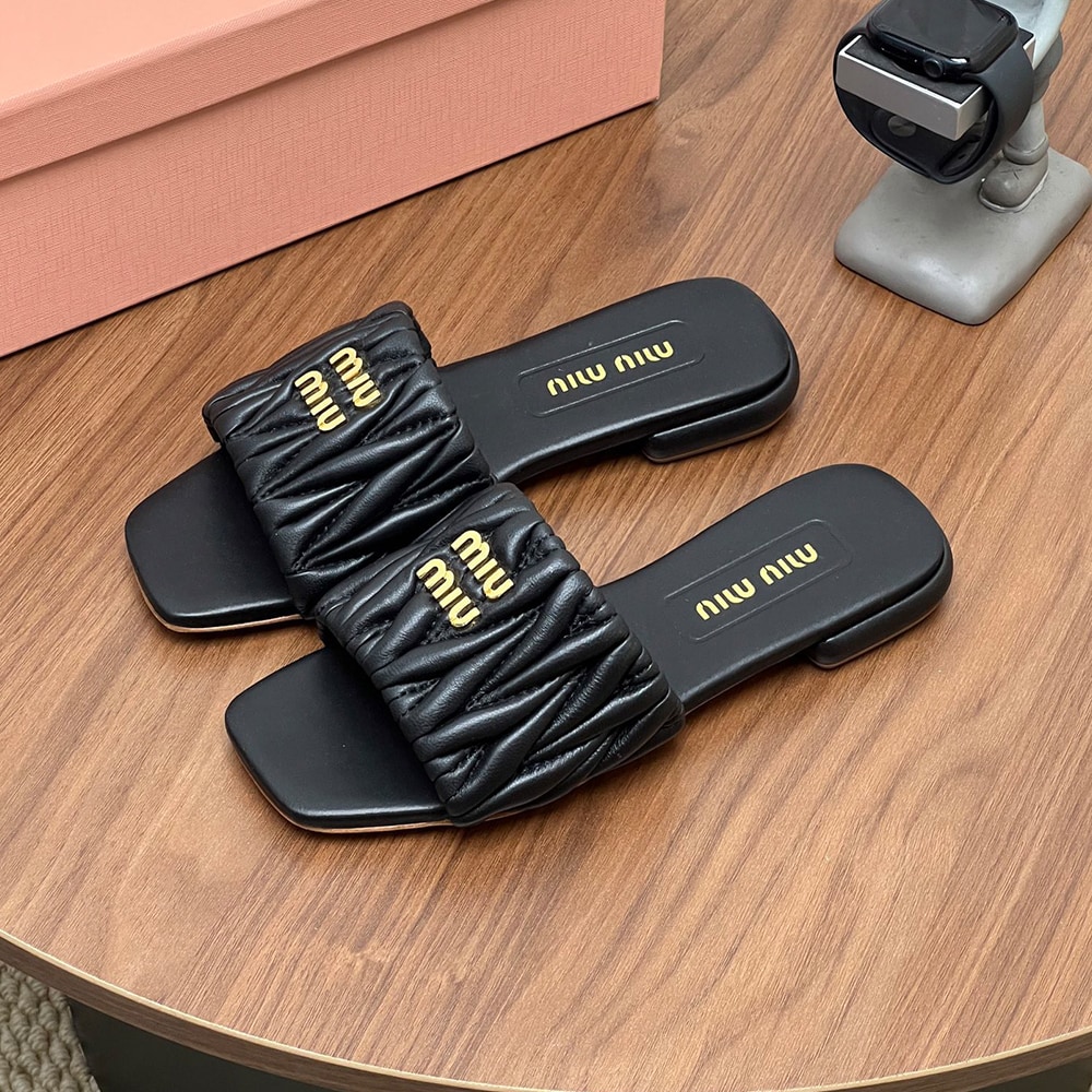 M1um1u Matelasse nappa leather slides (EU SIZE 35-42)
