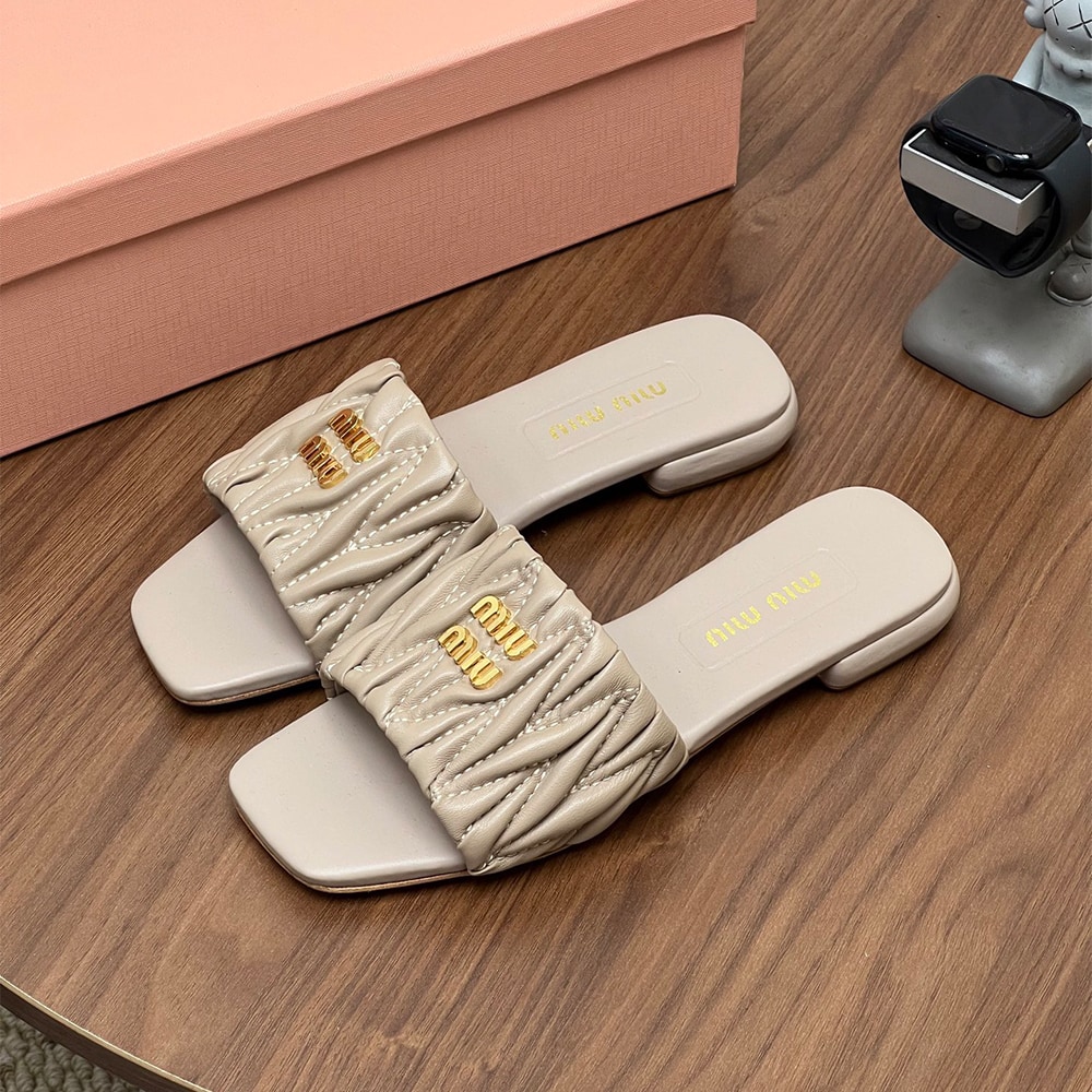 M1um1u Matelasse nappa leather slides (EU SIZE 35-42)