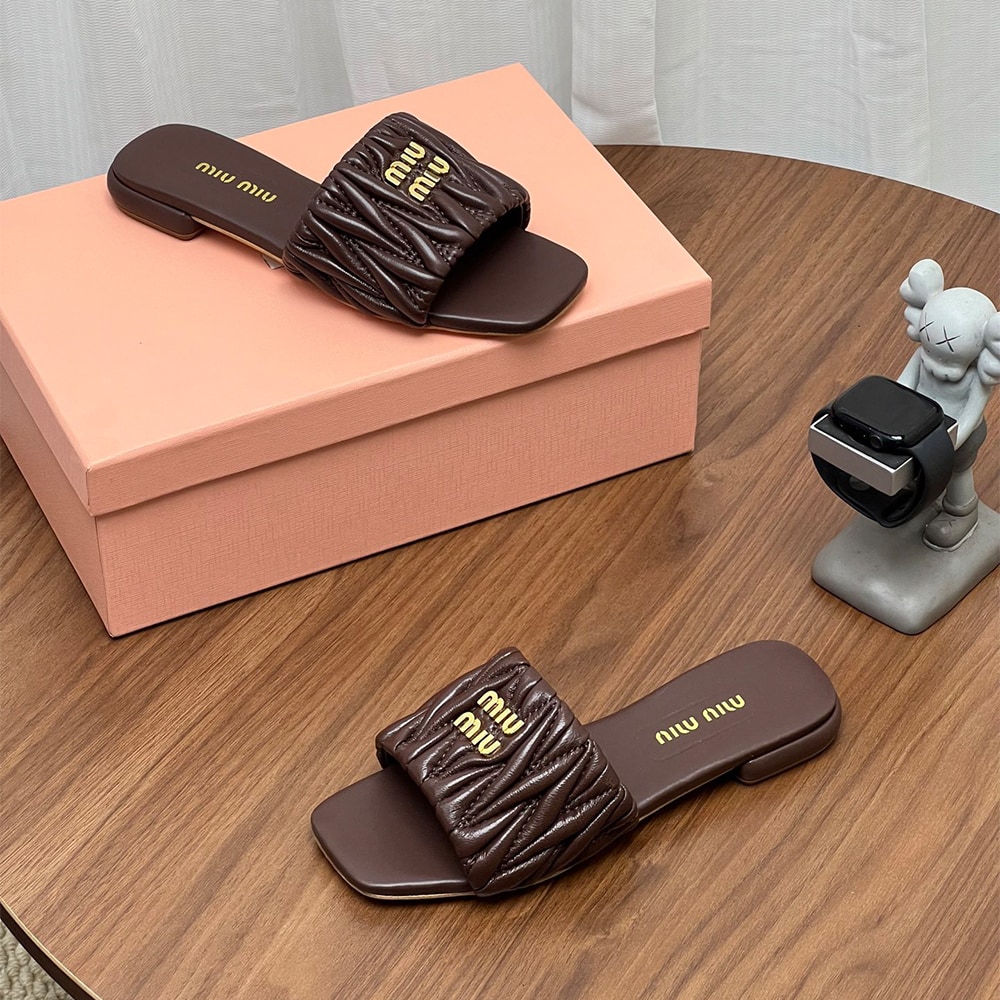 M1um1u Matelasse nappa leather slides (EU SIZE 35-42)