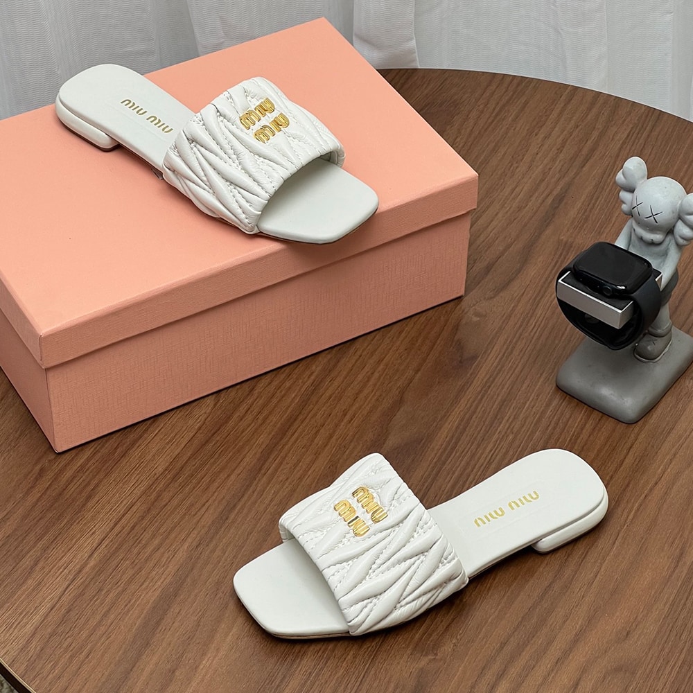 M1um1u Matelasse nappa leather slides (EU SIZE 35-42)