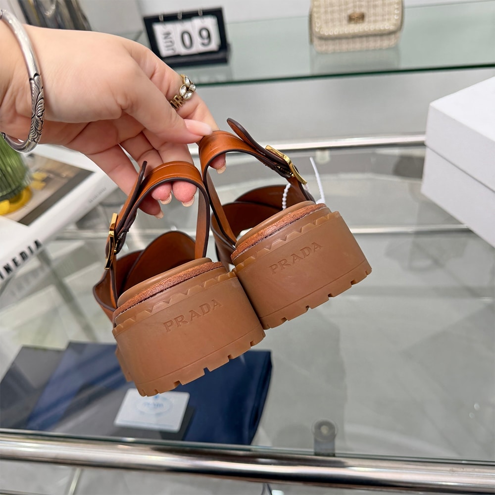 Pra*a Leather sandals (EU SIZE 35-42)