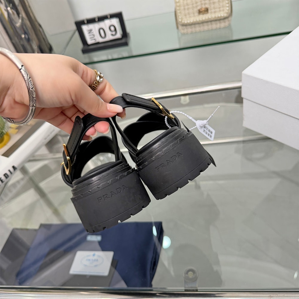 Pra*a Leather sandals (EU SIZE 35-42)
